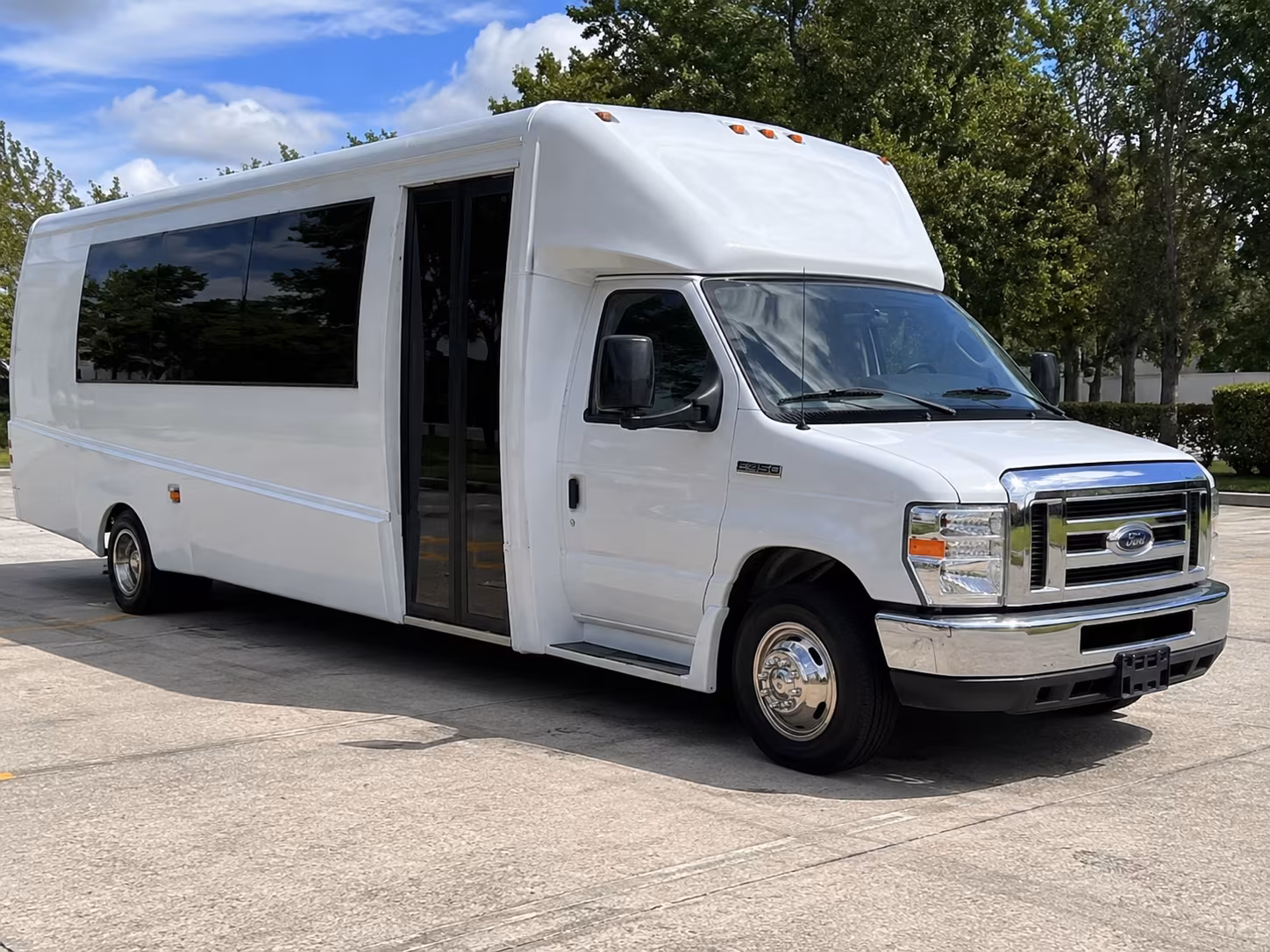 Buena Park Birthday, Sweet 16, & Quinceañera Party Bus Rentals