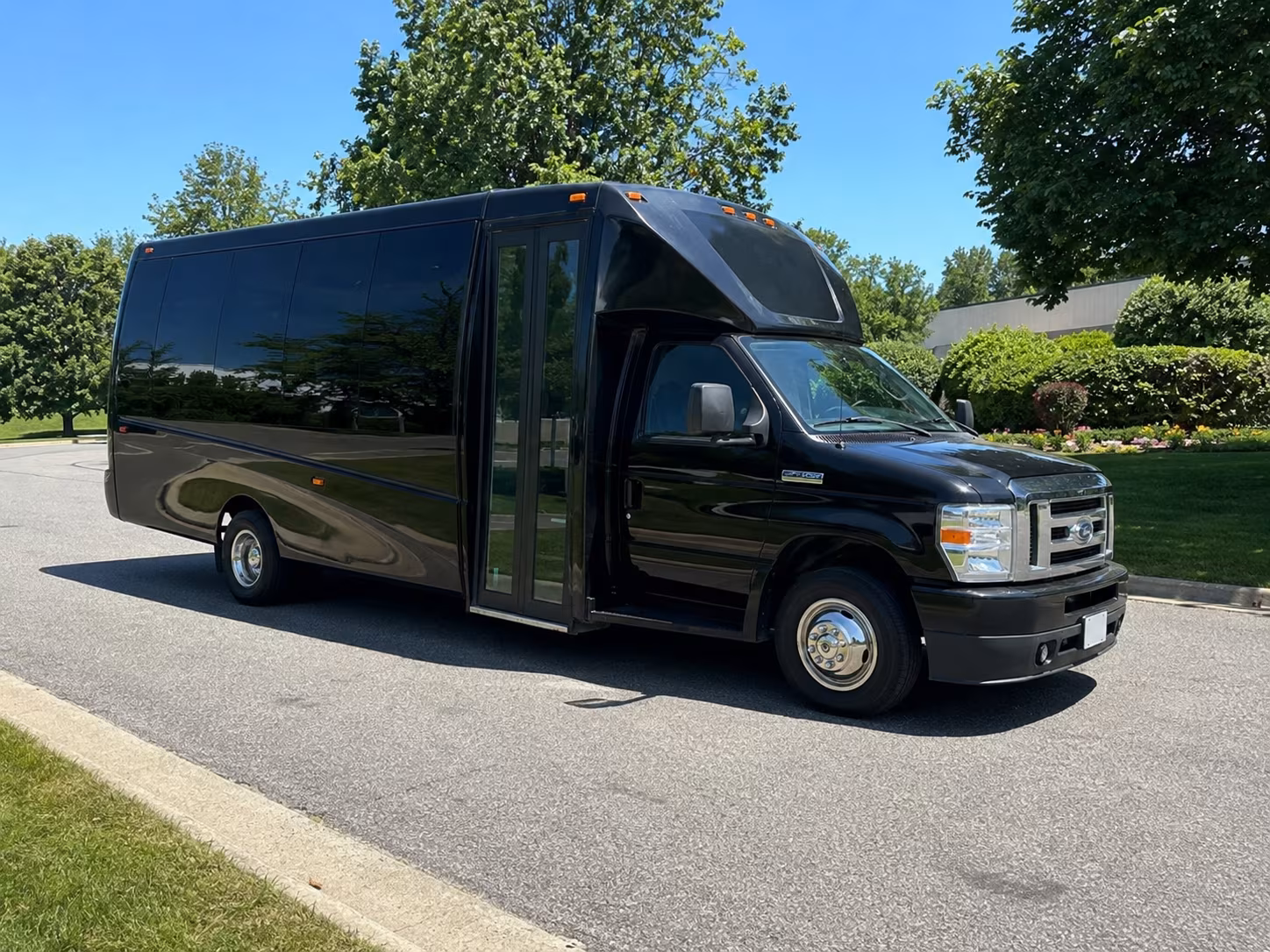 La Habra Winery Tour & Pub Crawl Transportation